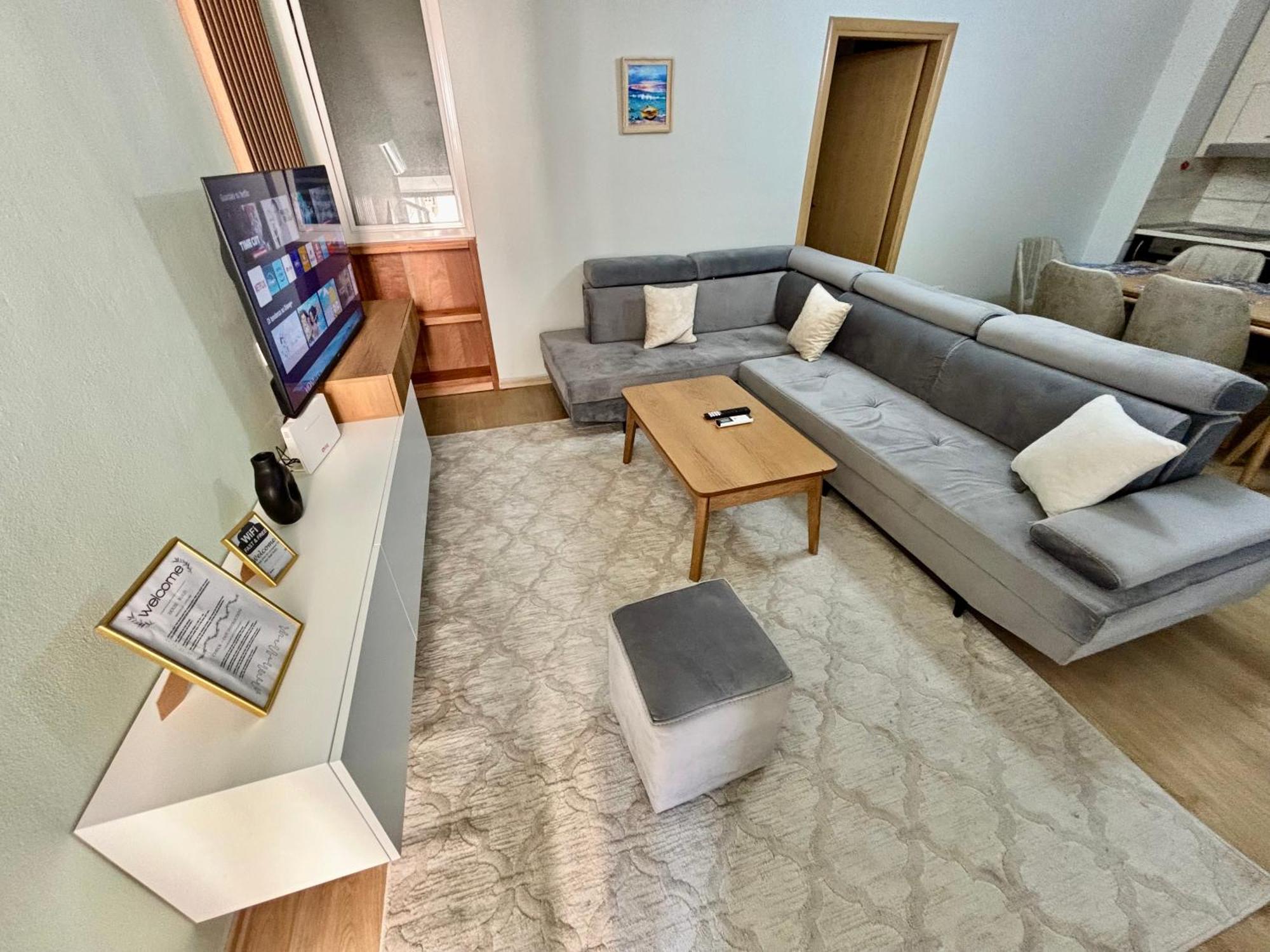 Edi's Apartment *